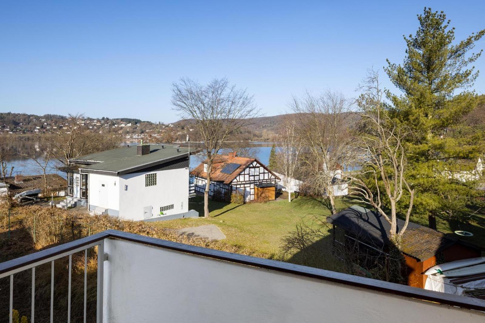 Gemutliche 93M2Fewo Mit 2 Schlafzimmern Und Seitlichem Seeblick Vom Balkon Scheid  Exterior photo